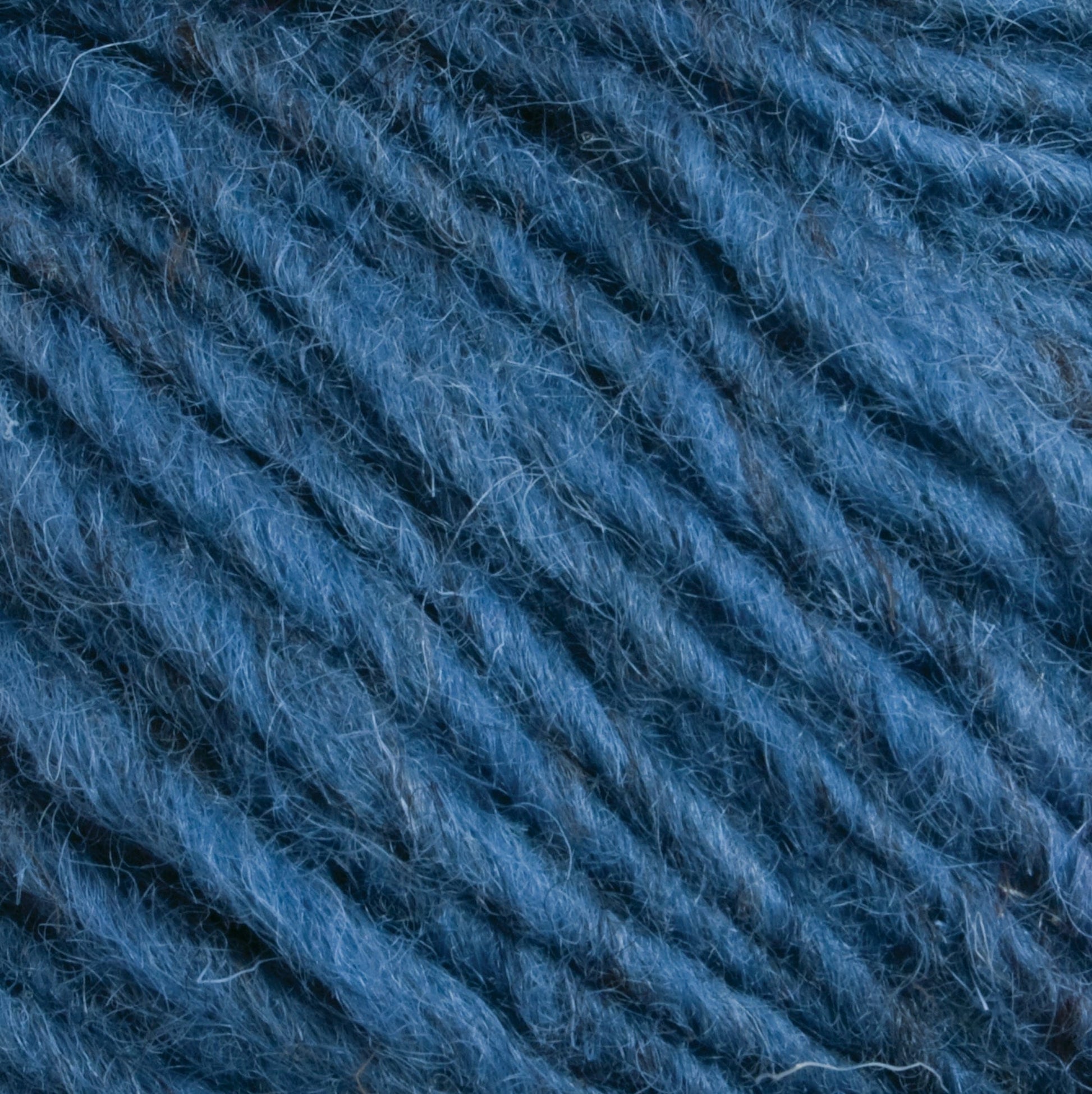 Caledonian Dye Works Yarn 0140 Halcyon Geo Rug Wool