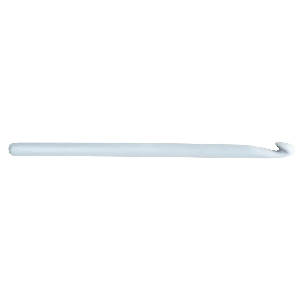 A Friendly Loom Plastic Crochet Hook Replacement for Harrisville Potholder Kits, featuring a smooth, cylindrical handle and a curved hook end, is centered on a plain white background. Ideal for crafting and creating crocheted items, it can serve as an excellent replacement tool for your potholder kits.