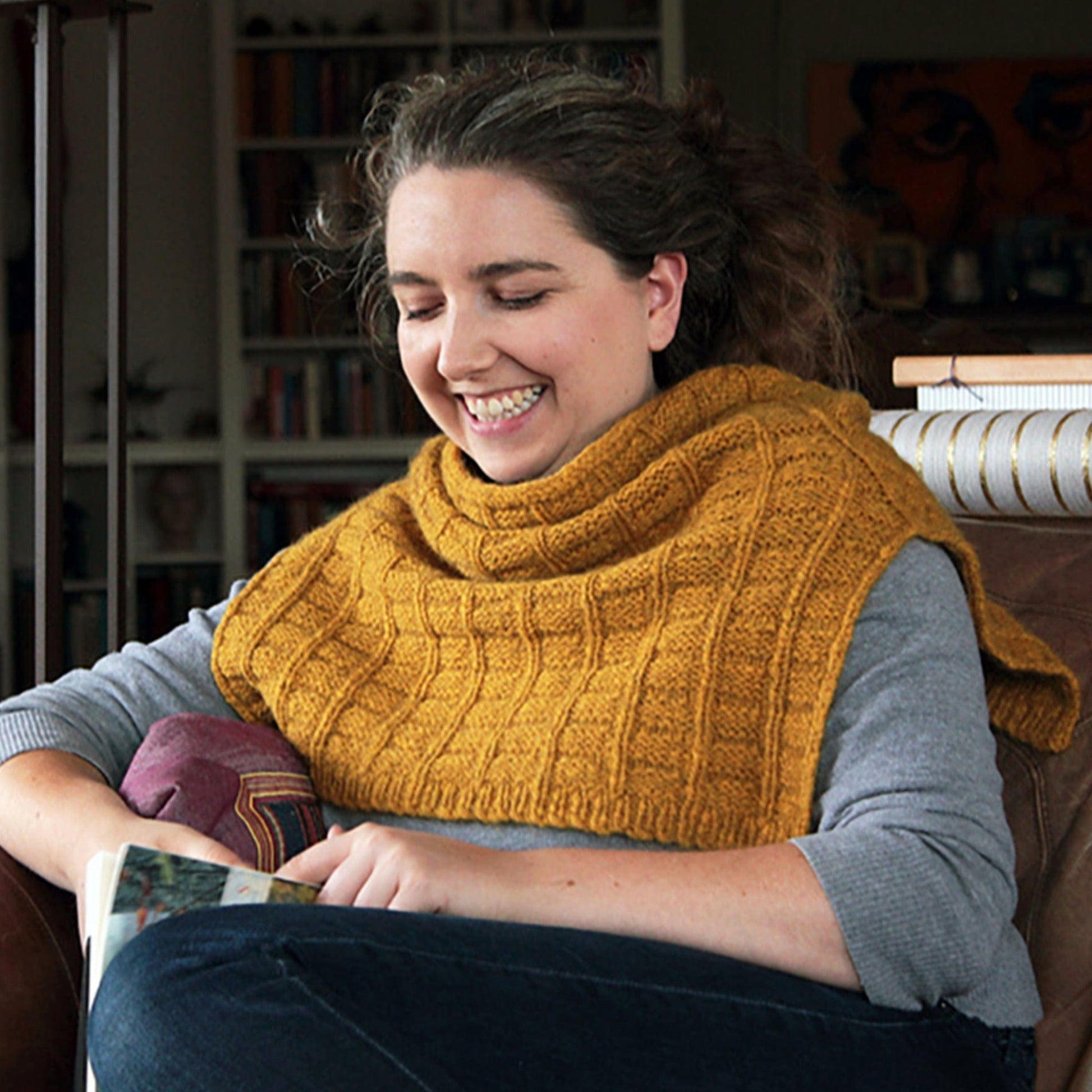 Halcyon Yarn Digital Patterns Fortitude Ponchette, download