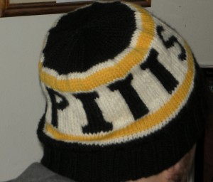 hockey-team-colors-knit-hat-pattern-1
