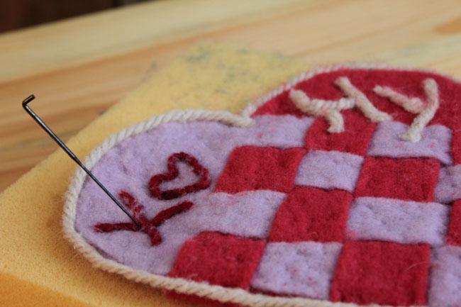 happy-valentines-2016-felted-heart-19